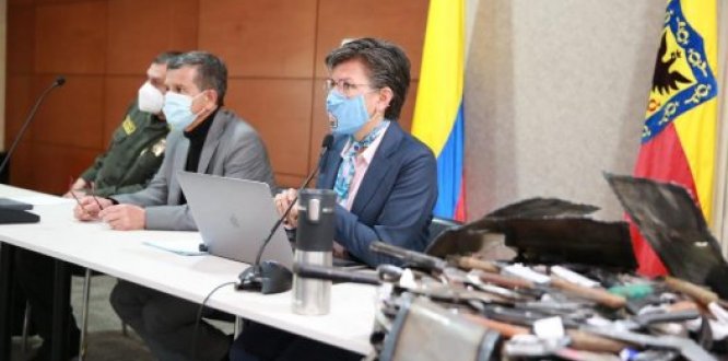 Foto de la alcaldesa Claudia López Bogotá prohíbe las fiestas, el expendio y consumo de alcohol en lugares públicos durante las celebraciones navideñas