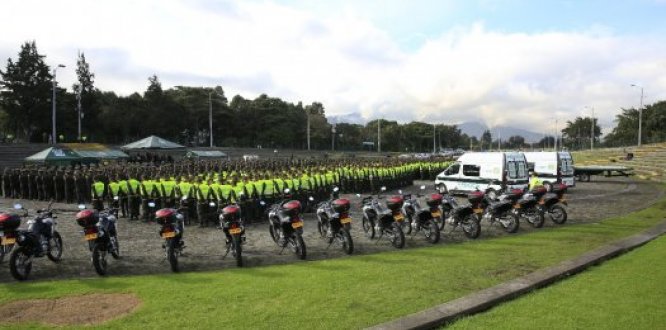 Llegan nuevos policías, motos y vehículos para reforzar seguridad en Bogotá Llegan nuevos policías, motos y vehículos para reforzar seguridad en Bogotá