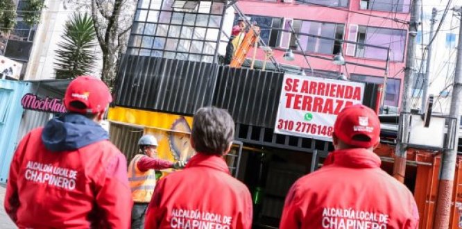 A través de medida correctiva impuesta por inspectora de Policía, ¡se recupera espacio público en el sector de Chapinero central!